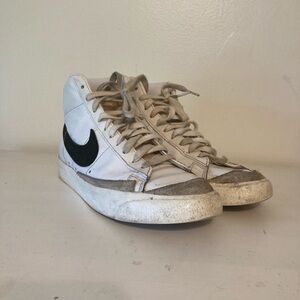 Nike Mid Blazer 77 Vintage Womens Size 9 Sneakers